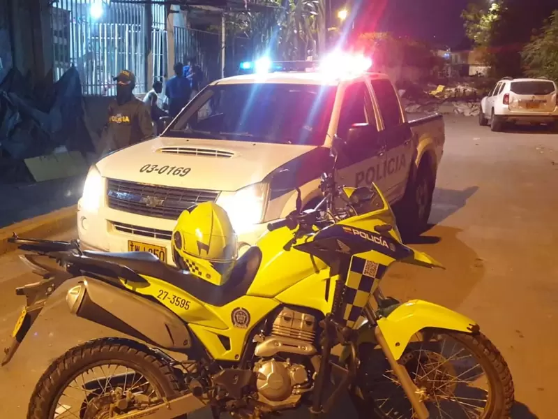 El sujeto lo intimidó con un arma de fuego.