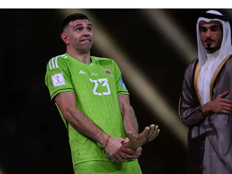Dibu Martínez responde por gesto obsceno en Qatar 2022 Dibu Martínez fue la figura de Argentina en Qatar 2022.