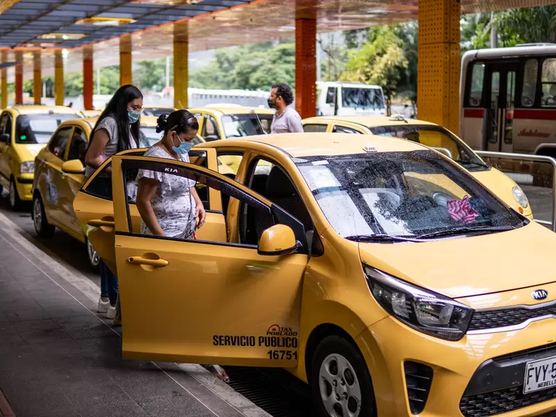 Incrementan las tarifas de taxis en Medellín