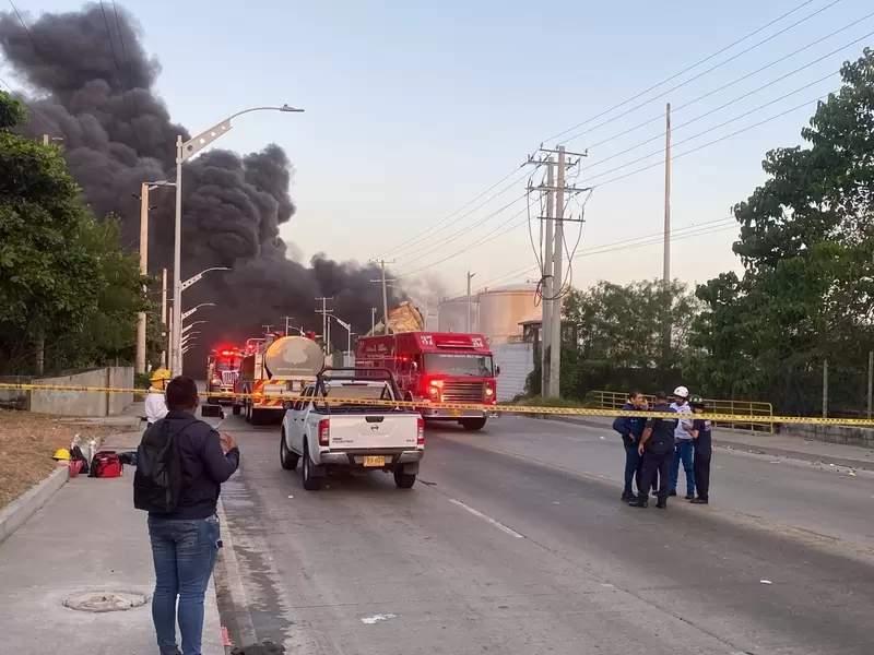 Incendio en la Vía 40 en Barranquilla.