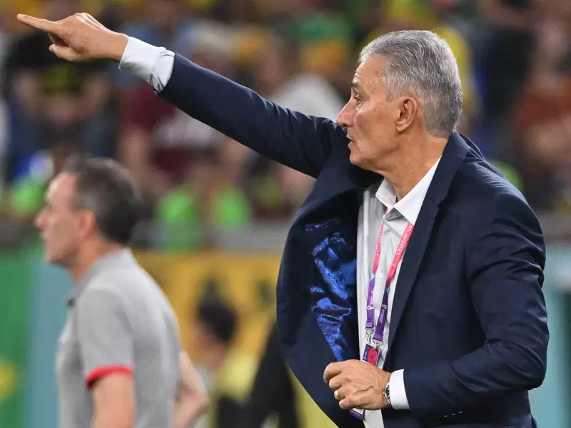 Tite bailando con los jugadores Tite bailando con los jugadores