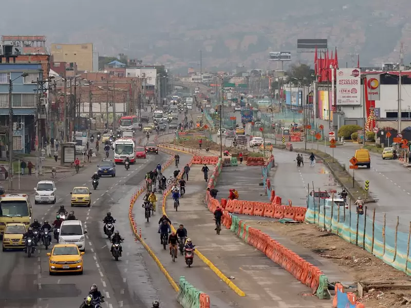 Primer día de nuevo pico y placa en Bogotá