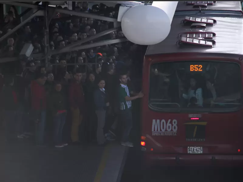 COLADOS TRANSMILENIO COLADOS TRANSMILENIO