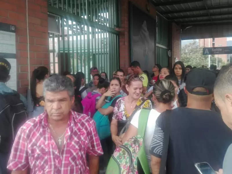 Metro de Medellín registro diversas fallas este martes Metro de Medellín registro diversas fallas este martes