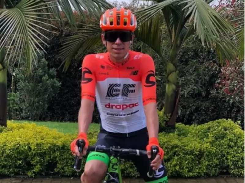 El beso que Rigoberto Urán le exigió a modelo de protocolo El beso que Rigoberto Urán le exigió a modelo de protocolo