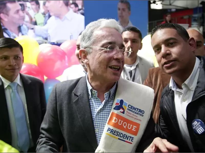 ÁLVARO URIBE ÁLVARO URIBE