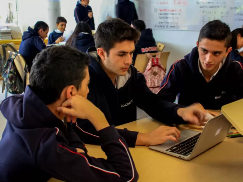 Apple certifica a un colegio colombiano por su innovación educativa Apple certifica a un colegio colombiano por su innovación educativa