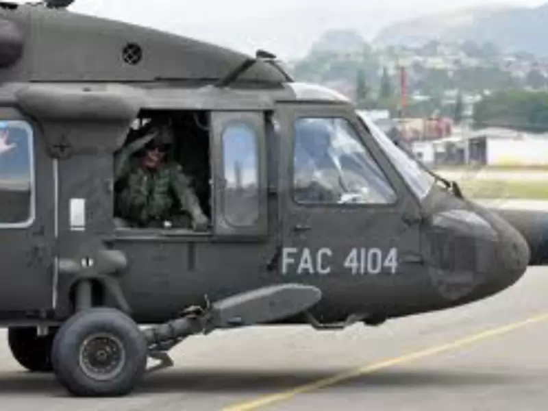 Dos helicópteros chocaron Dos helicópteros chocaron