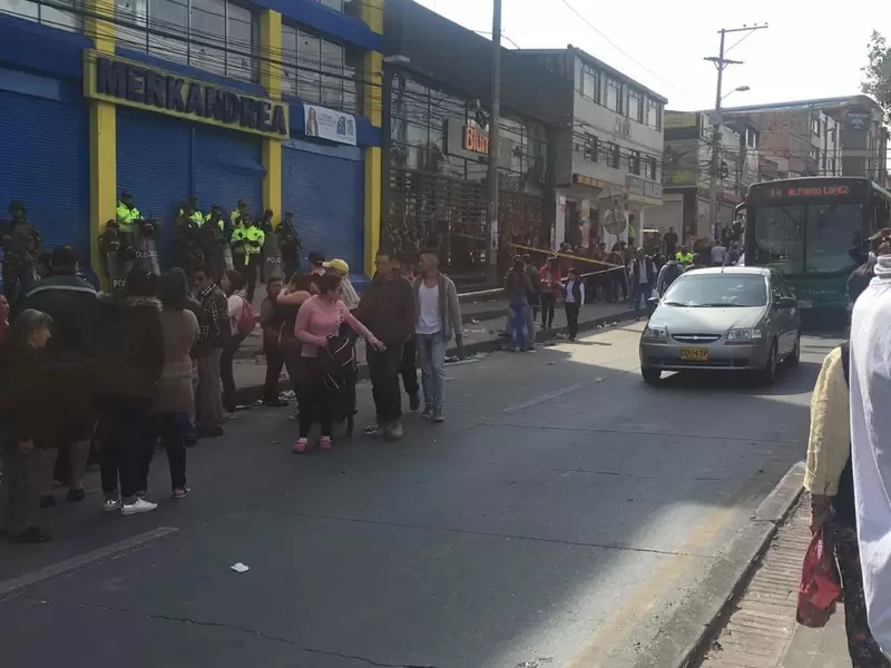 Saqueos por Supercundi Saqueos por Supercundi