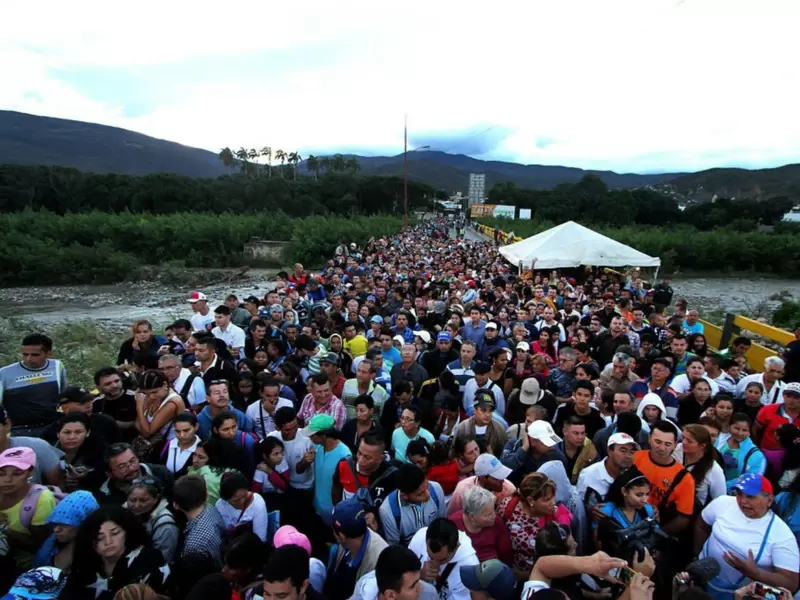 Paso de venezolanos a Colombia Paso de venezolanos a Colombia