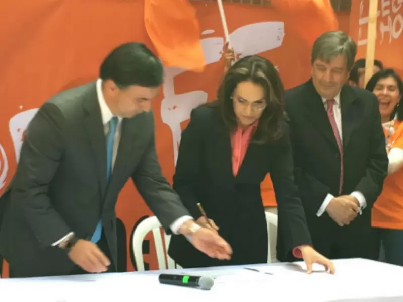 Viviane Morales oficializa su candidatura Viviane Morales oficializa su candidatura