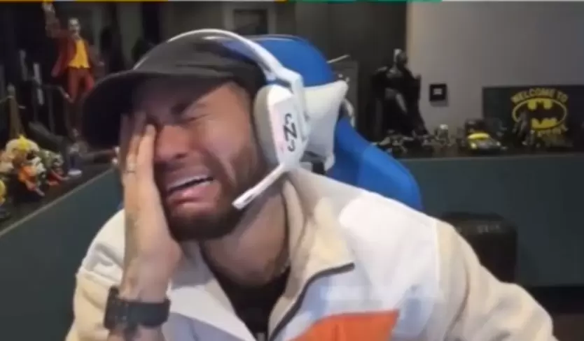 Neymar's shocking reaction to losing $5 billion playing poker Neymar lost at poker