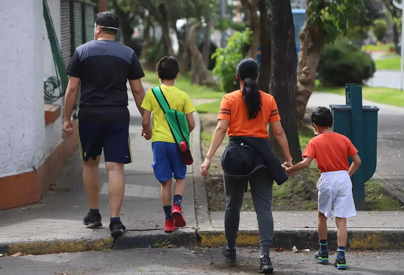 Menores de edad vuelven a la calle en cuarentena / Coronavirus en Colombia