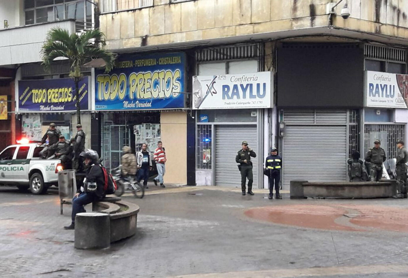 Saqueos en Calarcá Saqueos en Calarcá