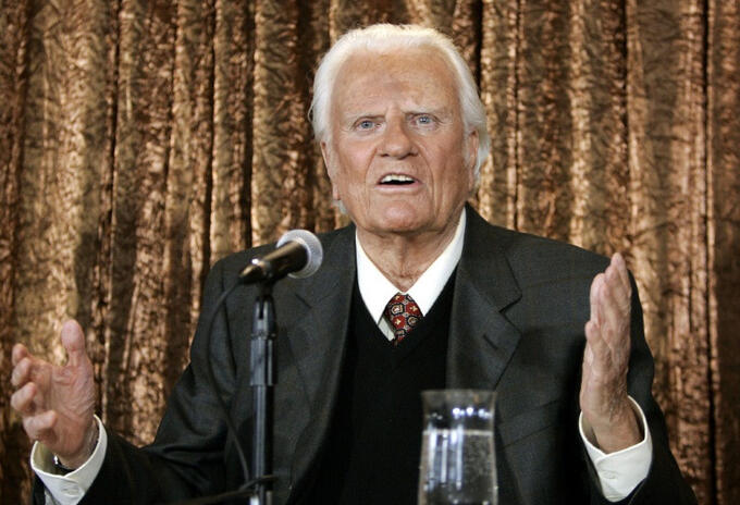 Pastor evangélico estadounidense Billy Graham muere a los 99 años Pastor evangélico estadounidense Billy Graham muere a los 99 años