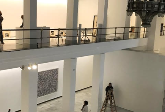 Es la primera vez que una muestra de esta magnitud se exhibe en España. Instalación de las obras de arte