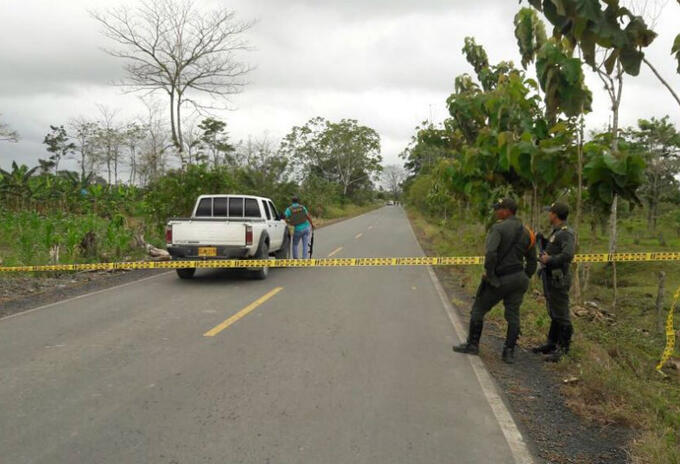 ELN instaló una bandera en la vía Riosucio - Belén de Bajirá ELN instaló una bandera en la vía Riosucio - Belén de Bajirá