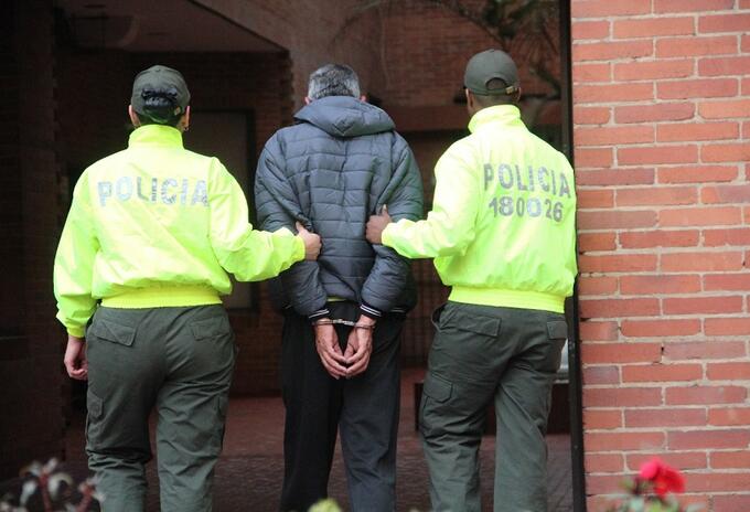 Policía Policía