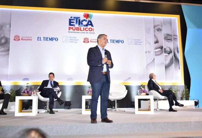 IVÁN DUQUE IVÁN DUQUE
