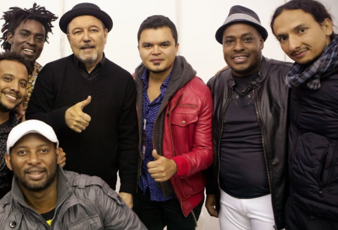 Los músicos antes de la grabación Herencia de Timbiquí y Rubén Blades