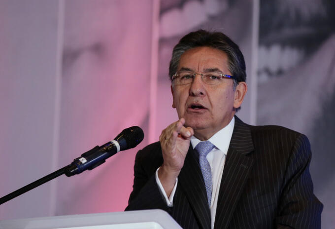 Néstor Humberto Martínez Néstor Humberto Martínez