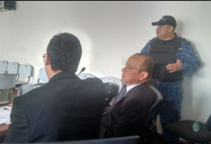 SANTIAGO URIBE VÉLEZ SANTIAGO URIBE VÉLEZ