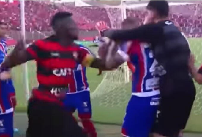 Pelea de jugadores en Brasil Pelea de jugadores en Brasil