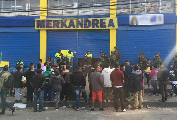 Saqueos en Merkandrea Saqueos en Merkandrea
