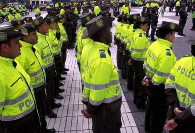 Policías Policías