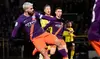 Ian Carlo Poveda sigue la jugada al momento de la anotación de Sergio Agüero con el Manchester City