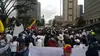 Varias consignas se gritaban en la marcha contra el terrorismo.