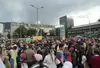 Concentración de venezolanos en el Carulla de la Calle 85